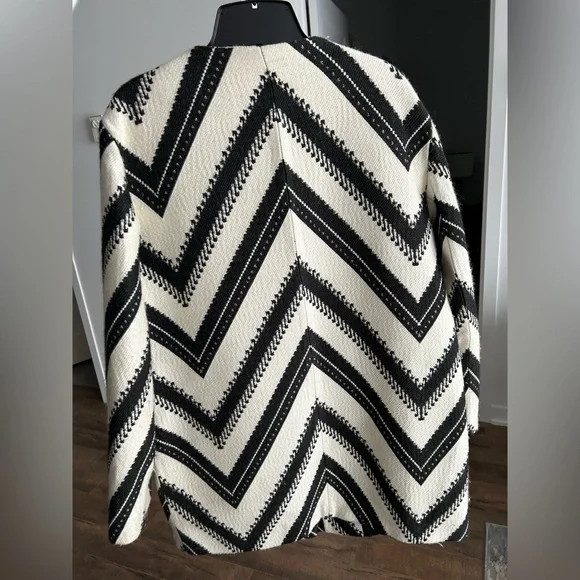 Zara Jacket - Picture 5 of 6